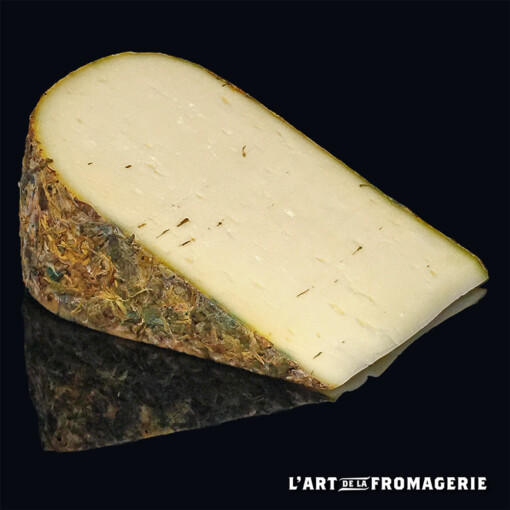 Tomme fermière française aux fleurs